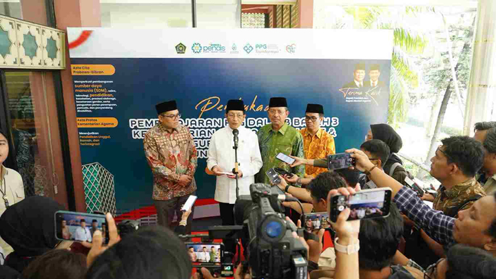 Menag Nasaruddin Umar Tegaskan Kemenag Tetap Komitmen Tingkatkan  Kesejahteraan dan Kualitas Guru, Begini Respon Rektor IAIN Ternate  Prof Radjiman Ismail