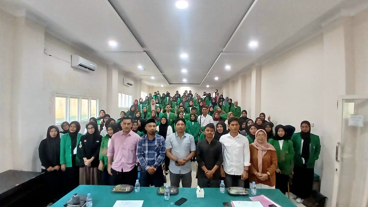 Ratusan Mahasiswa FEBI IAIN Ternate Diterjunkan  ke Lokasi PKL Usai Ikut Pembekalan Kerja, Dekan: Mereka Membawa Misi Promosi Program Studi