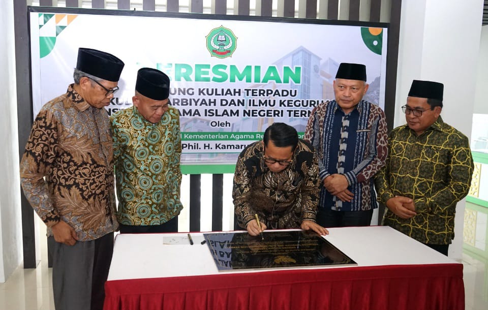 Resmi Gedung FTIK IAIN Ternate, Ini Pesan Sekjen Kemenag Kamaruddin Amin