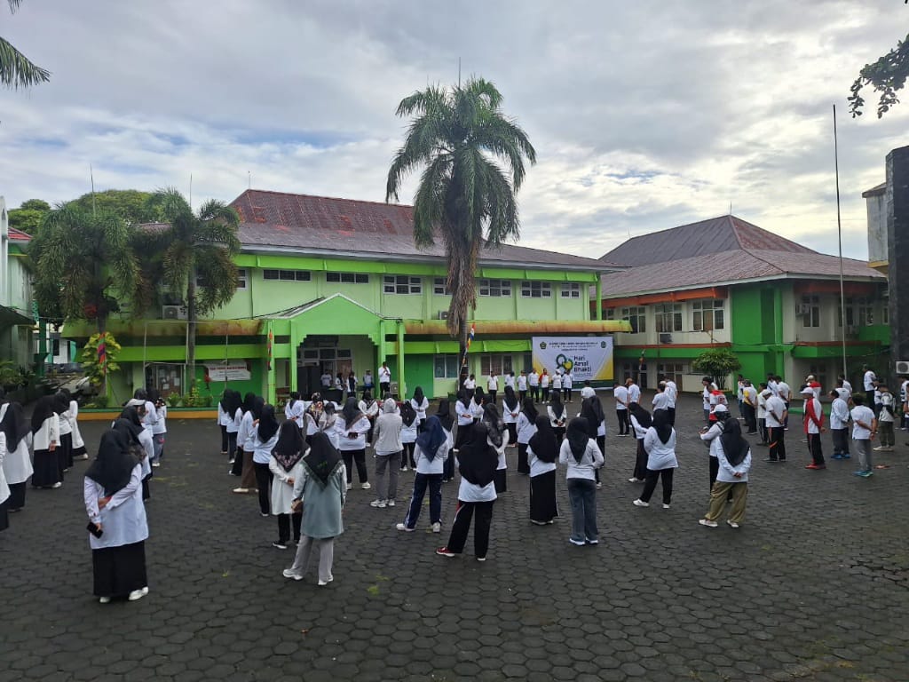 Senam Kesegaran Jasmani Warnai Pembukaan HAB ke-80 di IAIN Ternate, Rektor: Momentum Tingkatkan Silahturahmi Antarsivitas Akademika